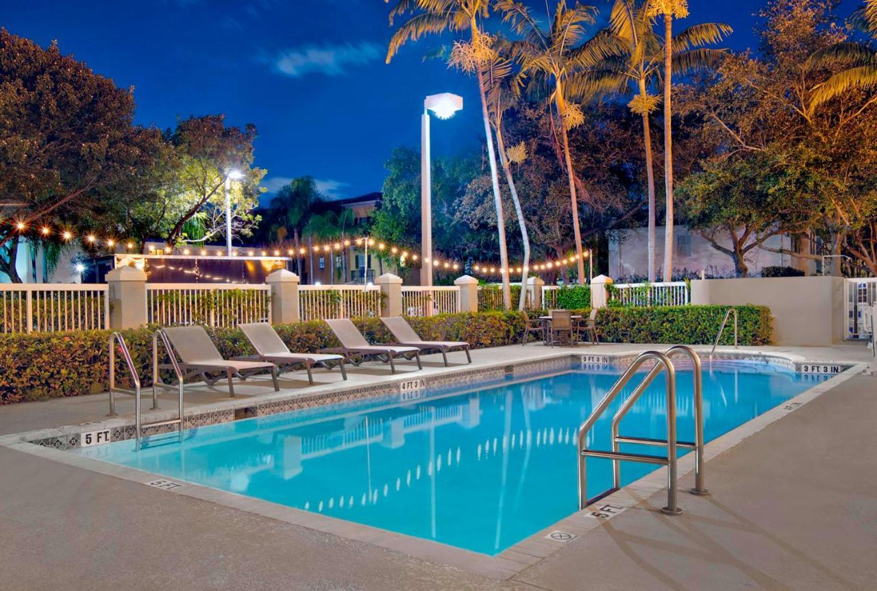 Hampton Inn Ft Lauderdale Airport North Cruise Port Fort Lauderdale Exterior photo