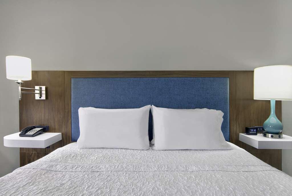 Hampton Inn Ft Lauderdale Airport North Cruise Port Fort Lauderdale Room photo